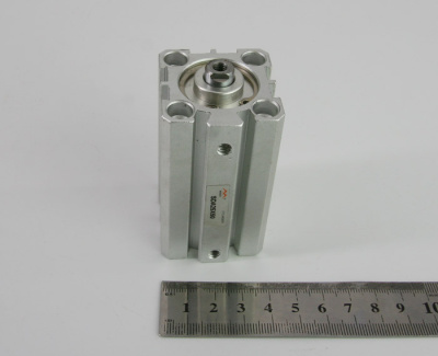 Пневмоцилиндр-излива-для-LPF,PPF-2500-5000_02